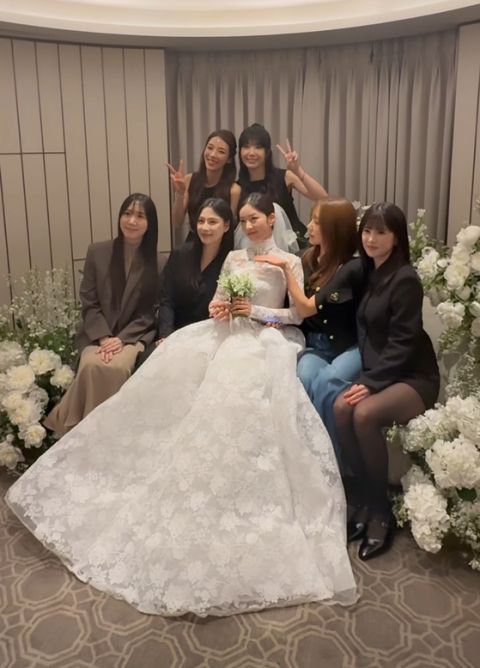 张丰毅缺席儿子婚礼__喜乐街成龙惊喜现身